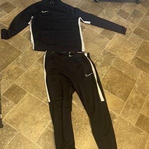 Nike men's dri-fit sweatsuit